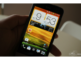 HTC One V