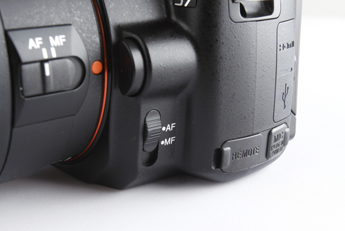 索尼A37双头套机(18-55mm,55-200mm)镜头设置按钮