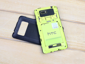 HTC T528w