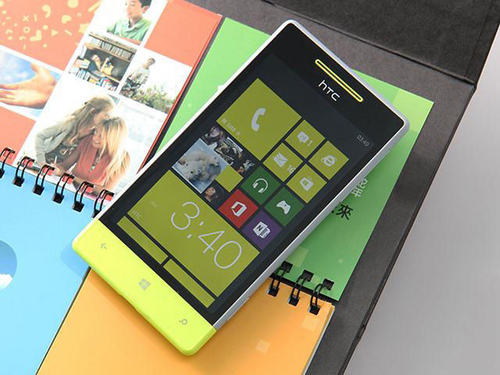 HTC 8S