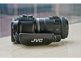 JVC P100