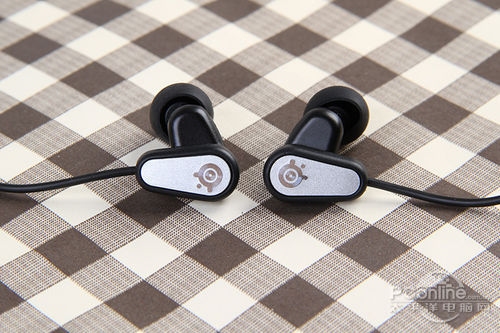 SteelSeries Flux in ear proͼ