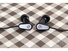 SteelSeries Flux in ear pro