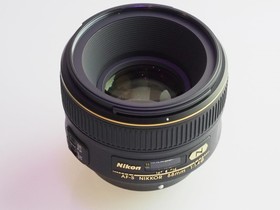 ῵AF-S Nikkor 58mm f/1.4G