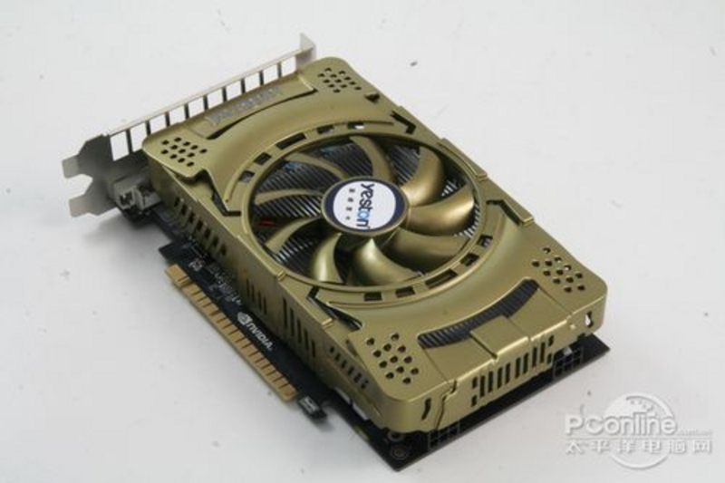 盈通GTX750-1024GDDR5极速版正面