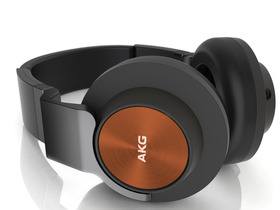 AKG K545