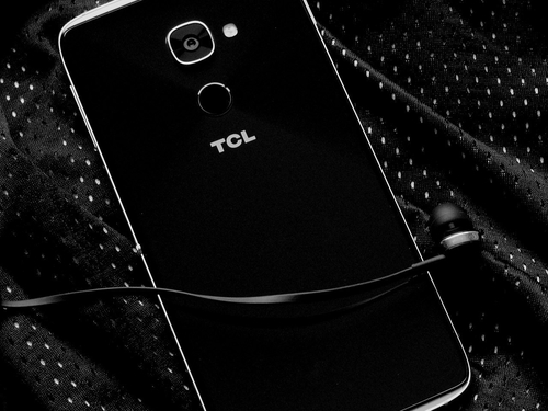 TCL 950