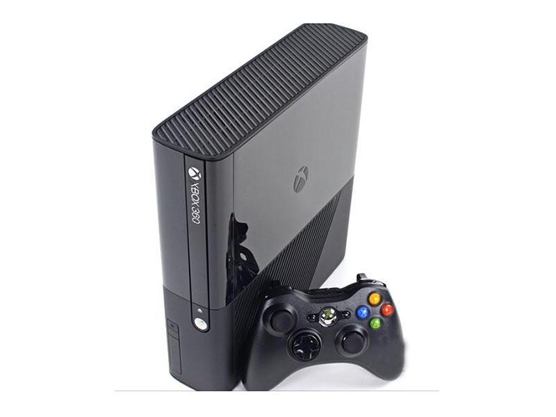微软Xbox360 S 图片