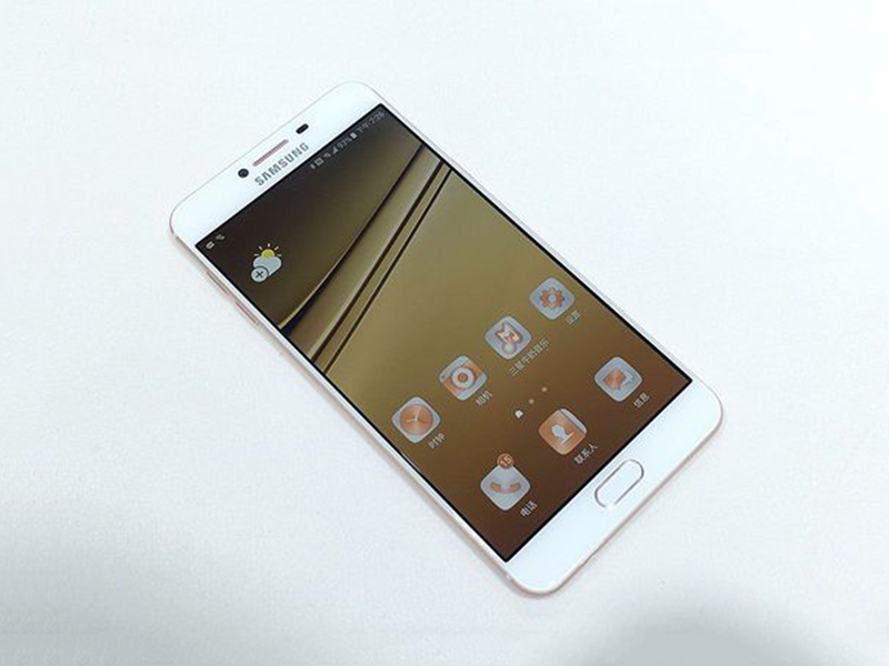 三星Galaxy C7效果图