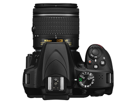 尼康D3400（配AF-P DX 尼克尔 18-55mm镜头）俯视