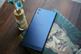 Xperia XZs