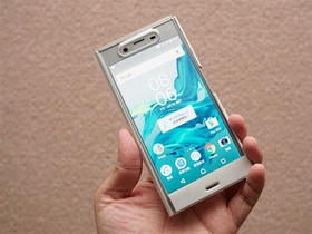 Xperia XZs