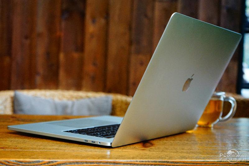苹果 15英寸新MacBook Pro(MLH32CH/A)图赏