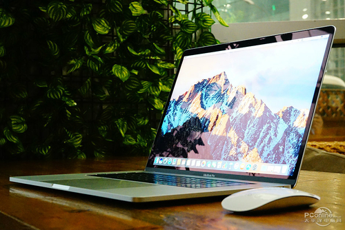 苹果 15英寸新MacBook Pro(MLH42CH/A)