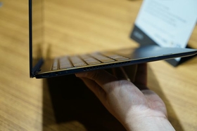 ˶ZenBook Flip S