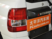 2010款 經(jīng)典版 2.0L 四驅(qū)豪華型 2010款 經(jīng)典版 2.0L 四驅(qū)豪華型