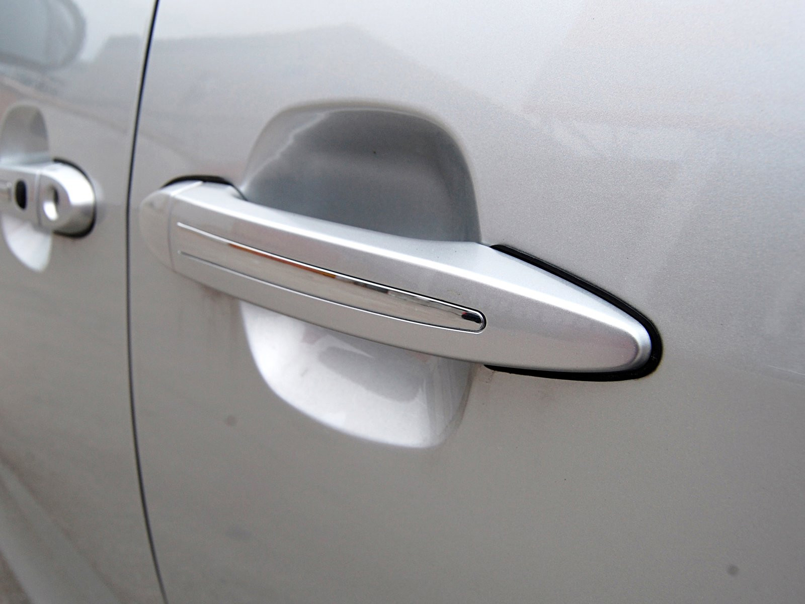 比亞迪M6外觀高清大圖