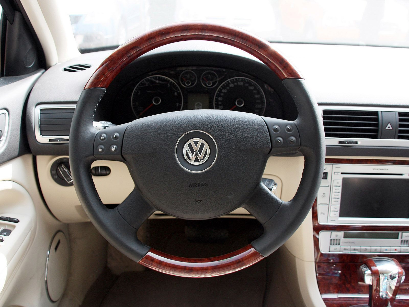 領馭內飾高清大圖