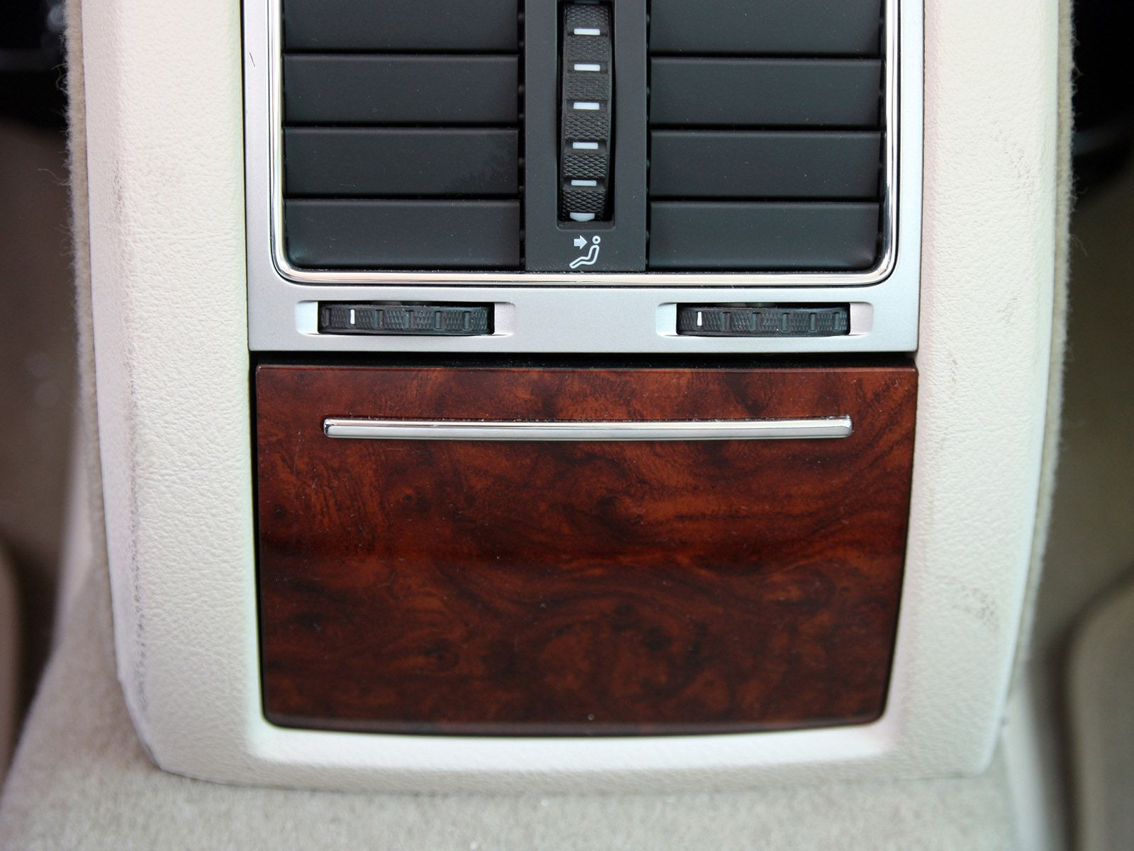 領(lǐng)馭內(nèi)飾高清大圖