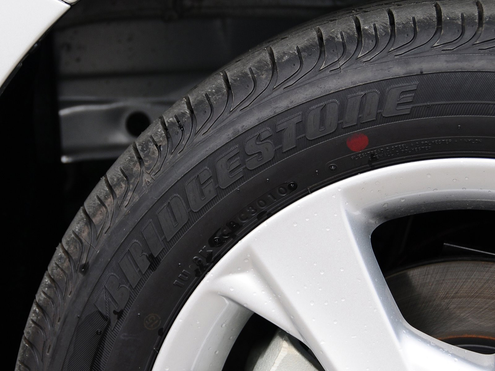 卡羅拉細(xì)節(jié)高清大圖