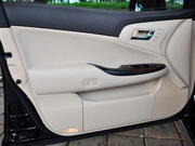 2010款 3.0L Royal Saloon 2010款 3.0L Royal Saloon