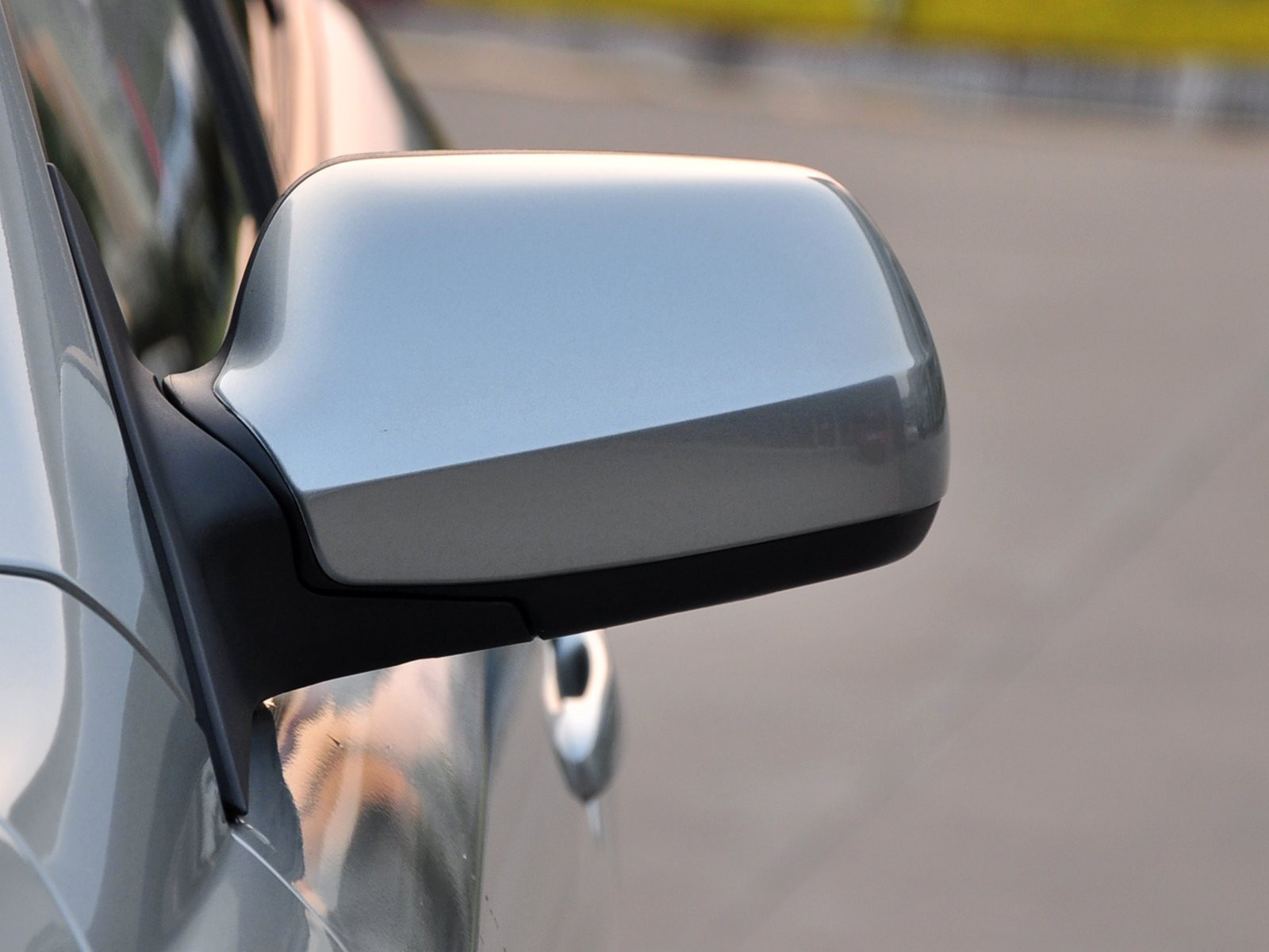 奔騰B50外觀高清大圖