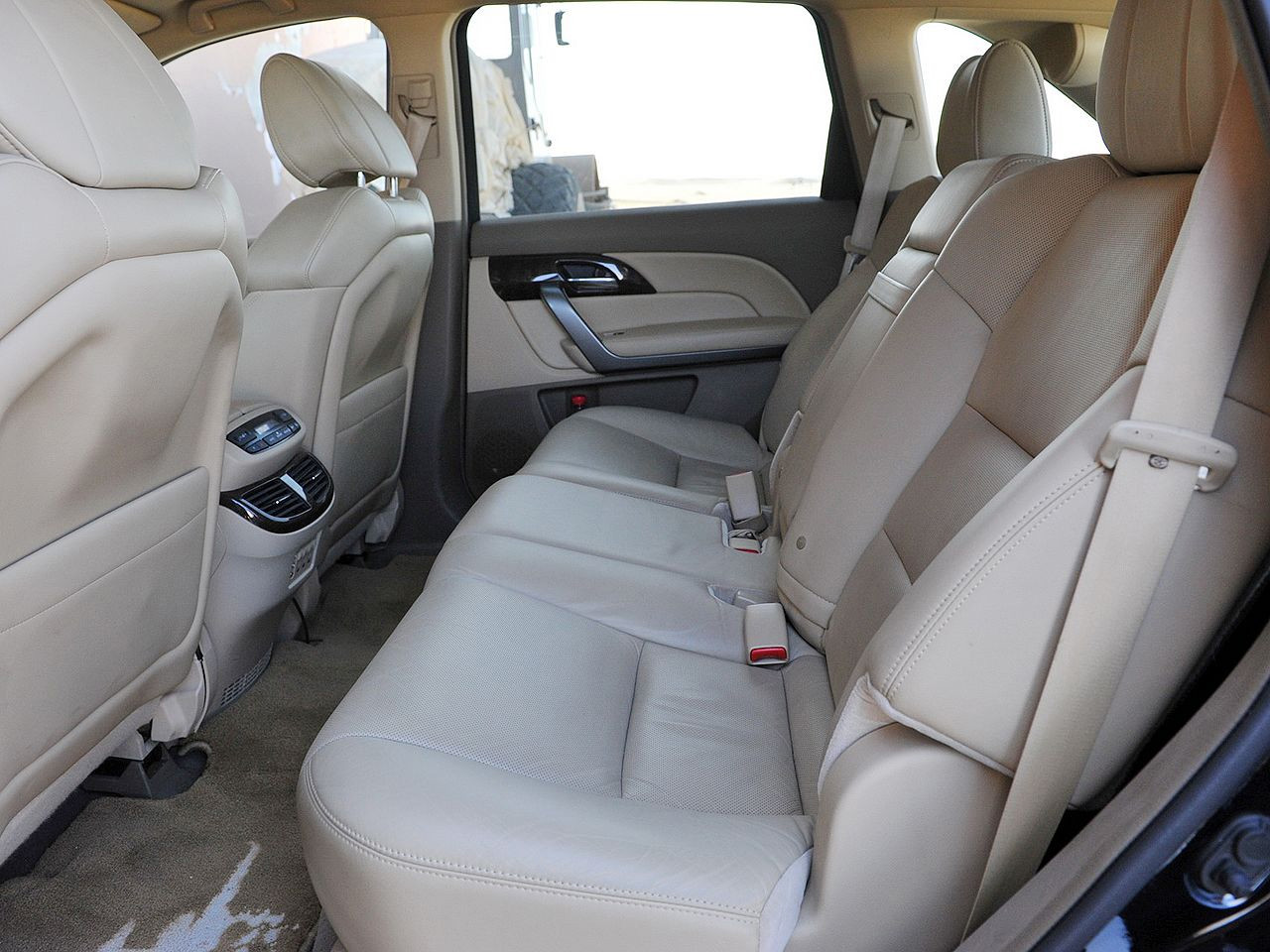 謳歌MDX內(nèi)飾高清大圖