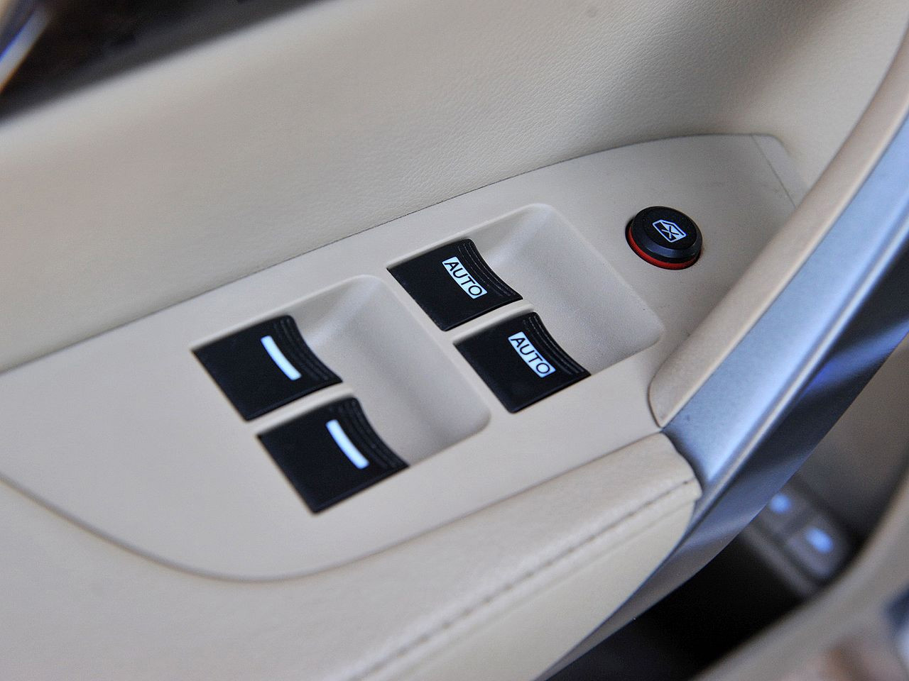 謳歌MDX內(nèi)飾高清大圖