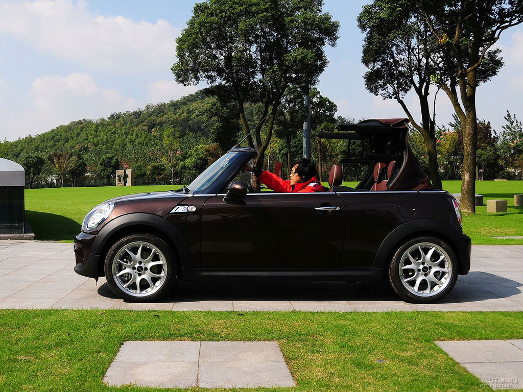 ɿɫMINI CABRIO܇^^DƬ