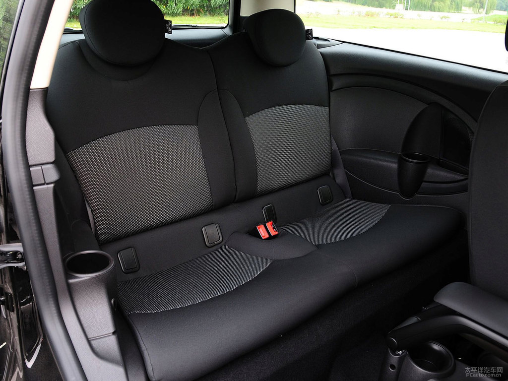 ҹMINI CLUBMAN{˿ggDƬ