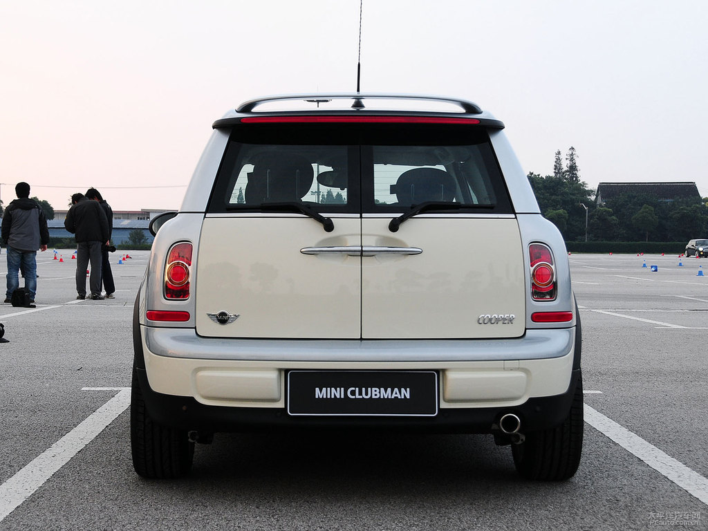白銀色MINI CLUBMAN整車外觀外觀圖片