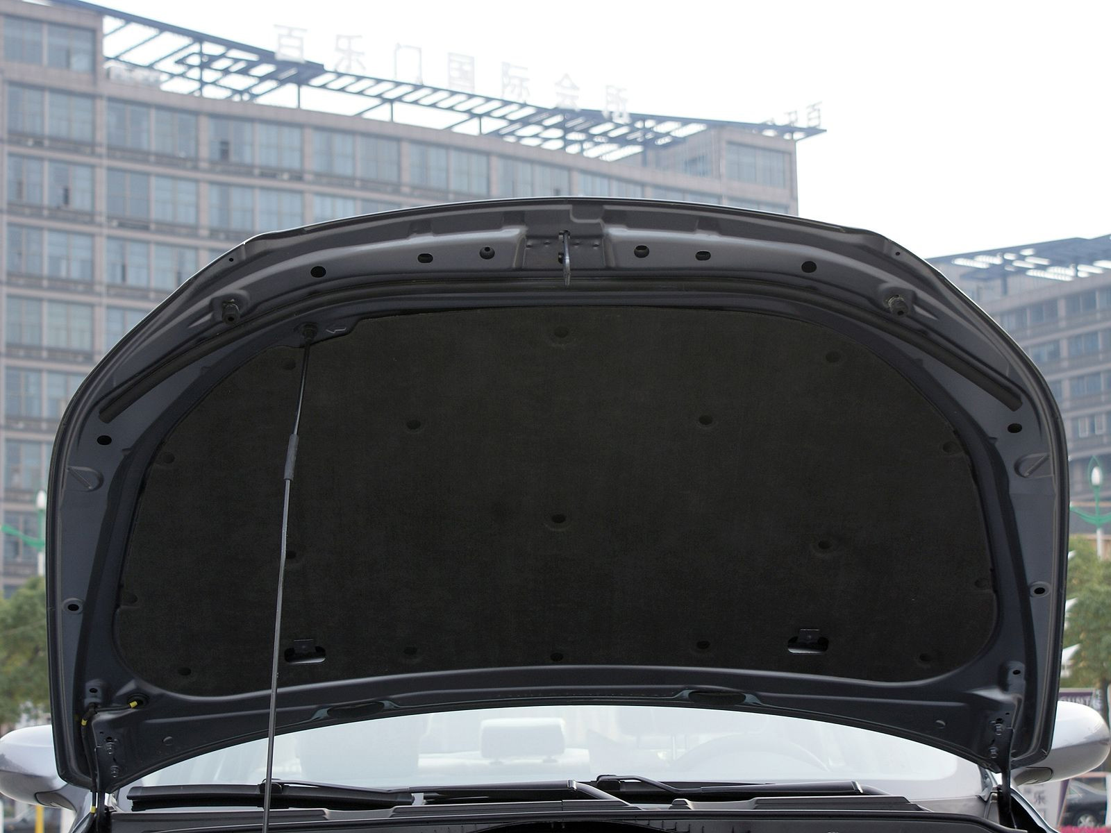 奔騰B70細(xì)節(jié)高清大圖