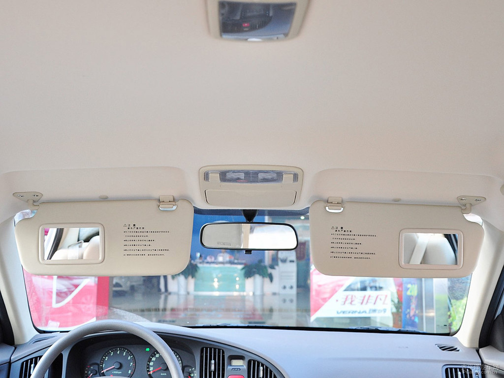星輝銀伊蘭特車廂內(nèi)飾圖片