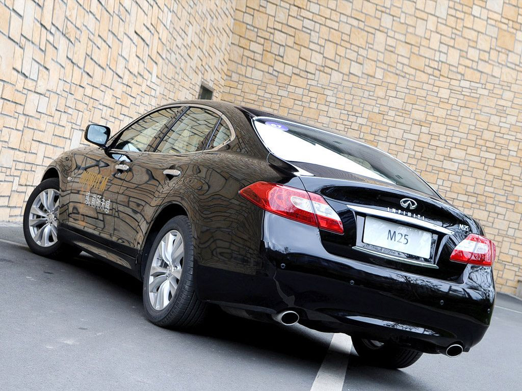 英菲尼迪M外觀高清大圖