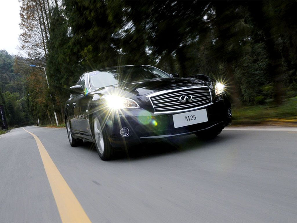 英菲尼迪M外觀高清大圖