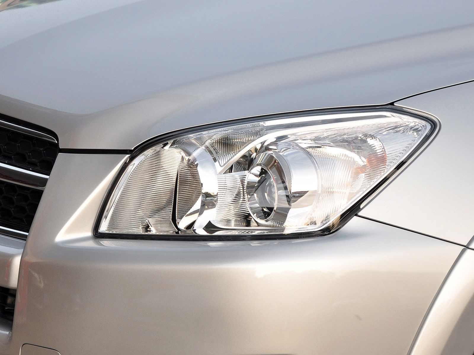 RAV4榮放外觀高清大圖