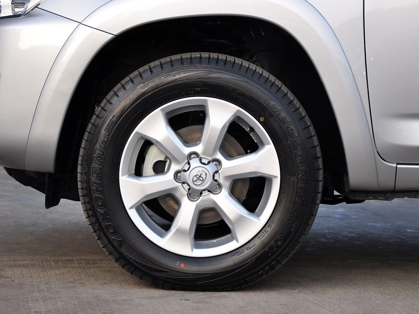 RAV4榮放外觀高清大圖