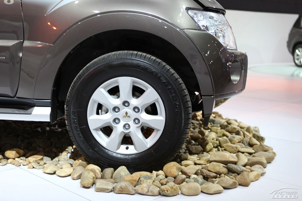 帕杰羅(進(jìn)口)車展高清大圖