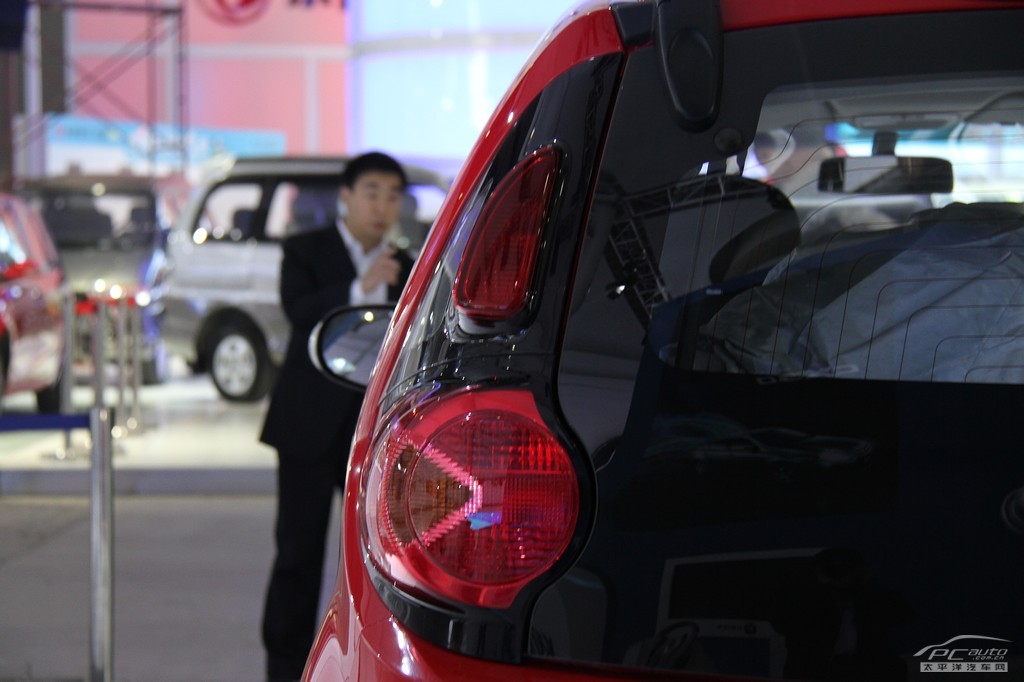 奔奔Mini車展高清大圖