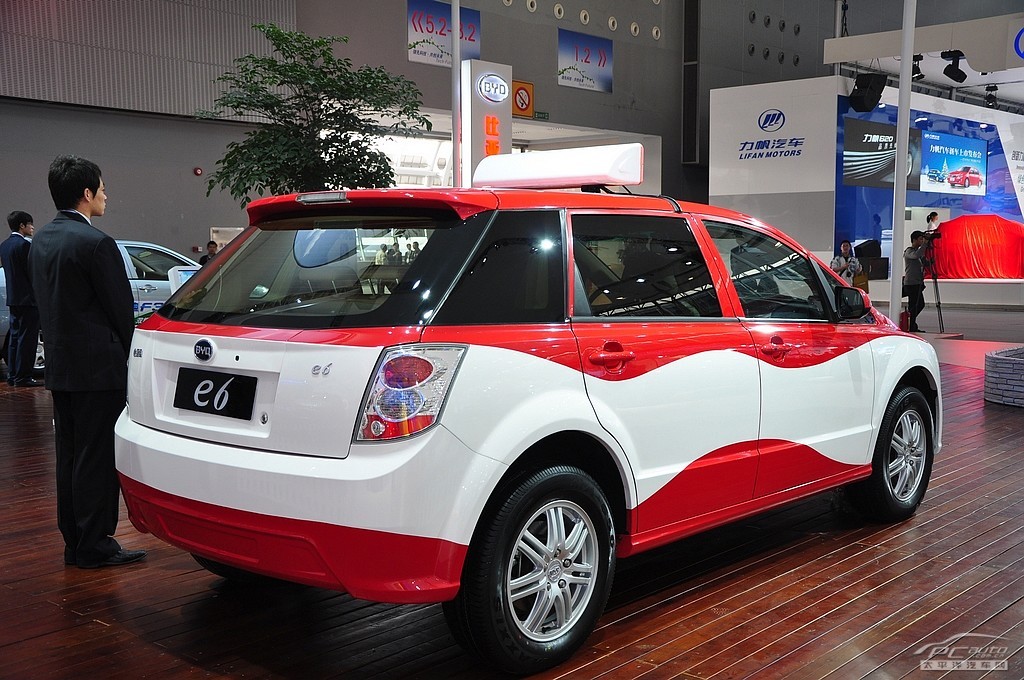 比亞迪e6車展高清大圖