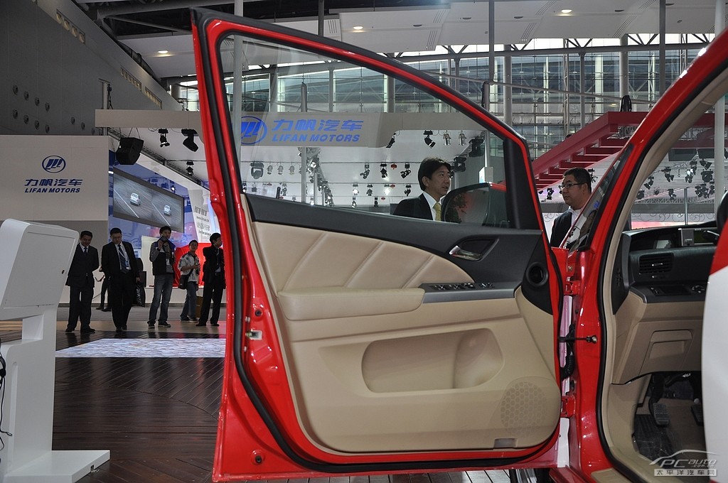 比亞迪e6車展高清大圖