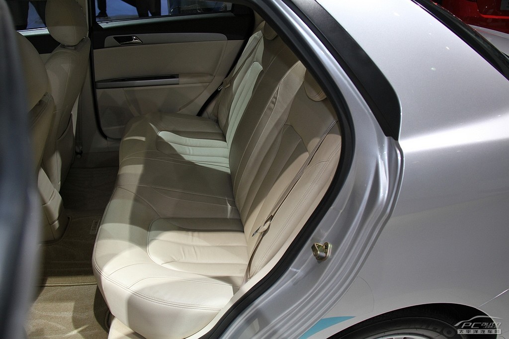 東風風神S30車展高清大圖