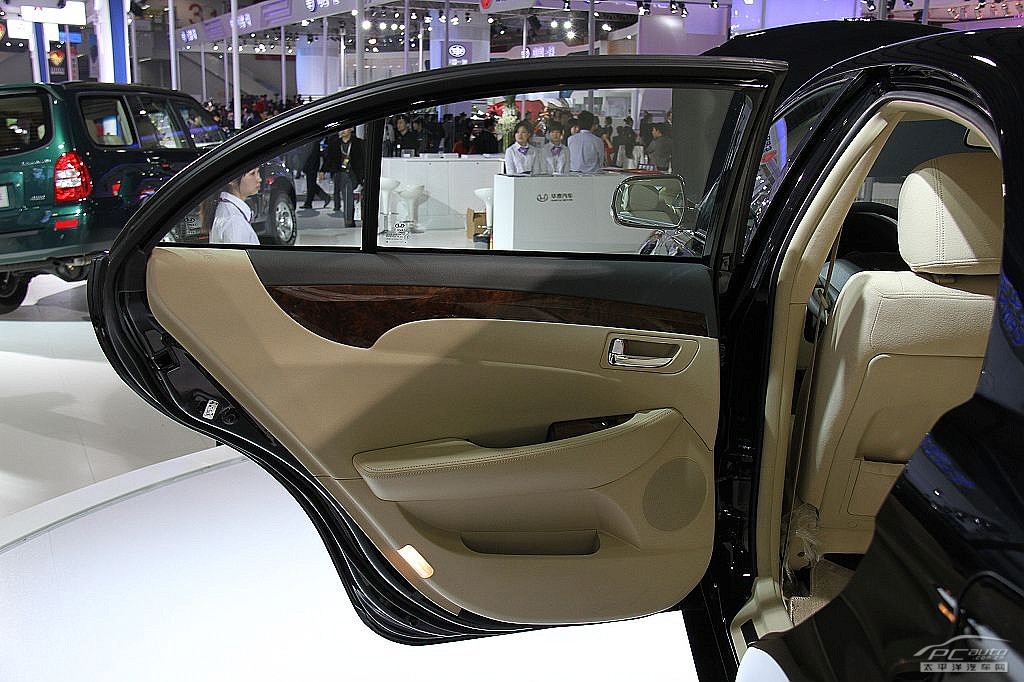 華泰B11車展高清大圖