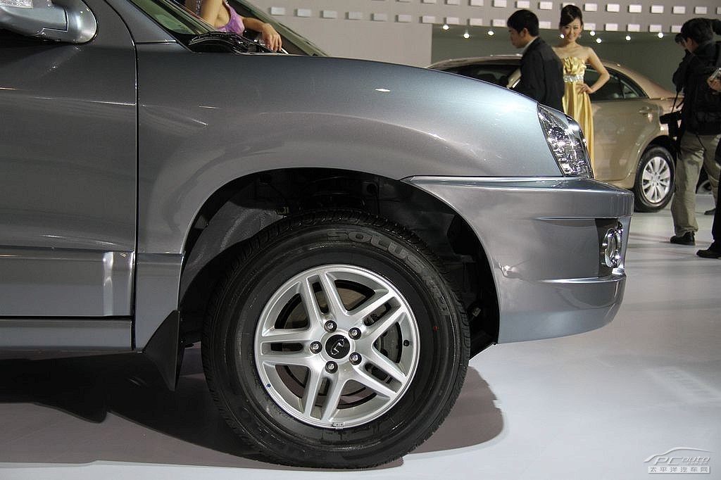 圣達(dá)菲C9車展高清大圖