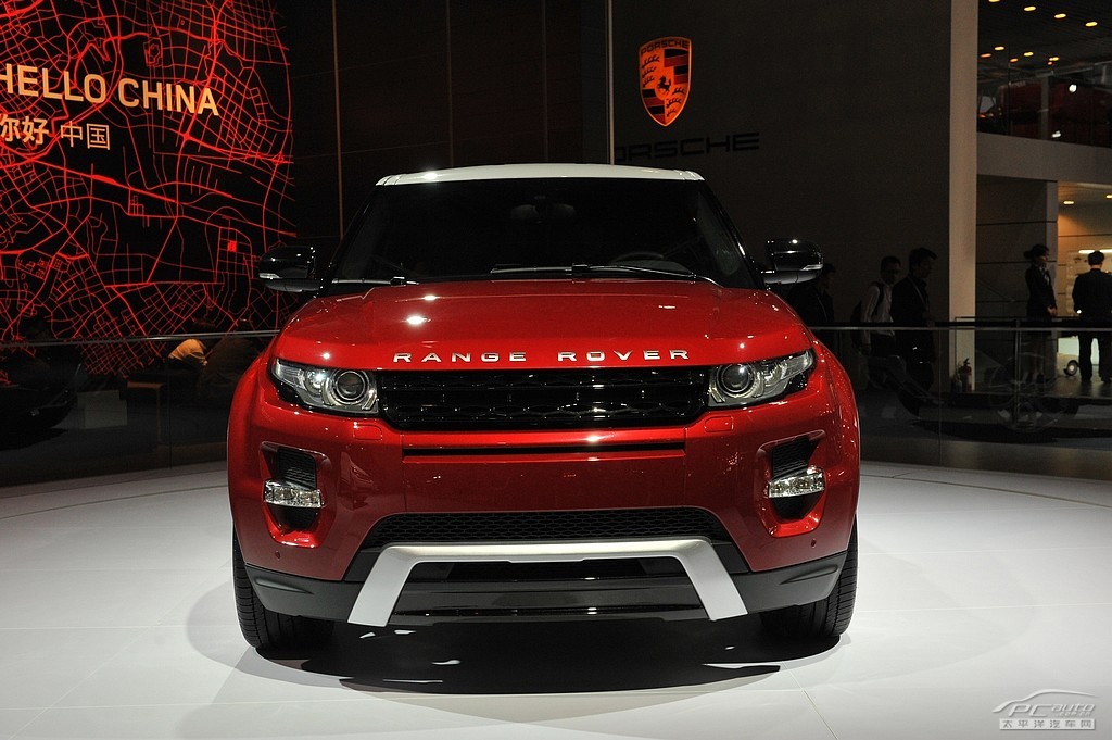 攬勝極光(進(jìn)口)車展高清大圖