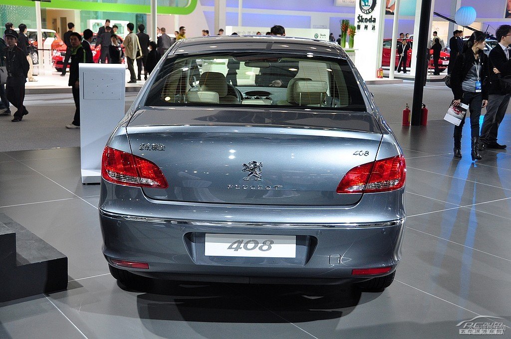 標(biāo)致408圖片