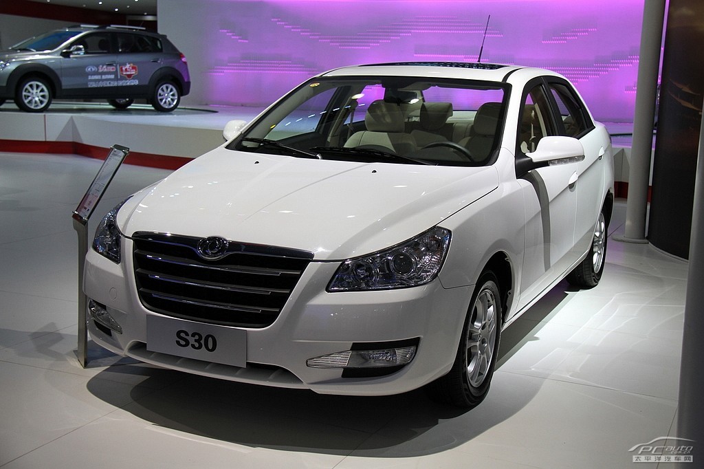 東風(fēng)風(fēng)神S30車(chē)展高清大圖