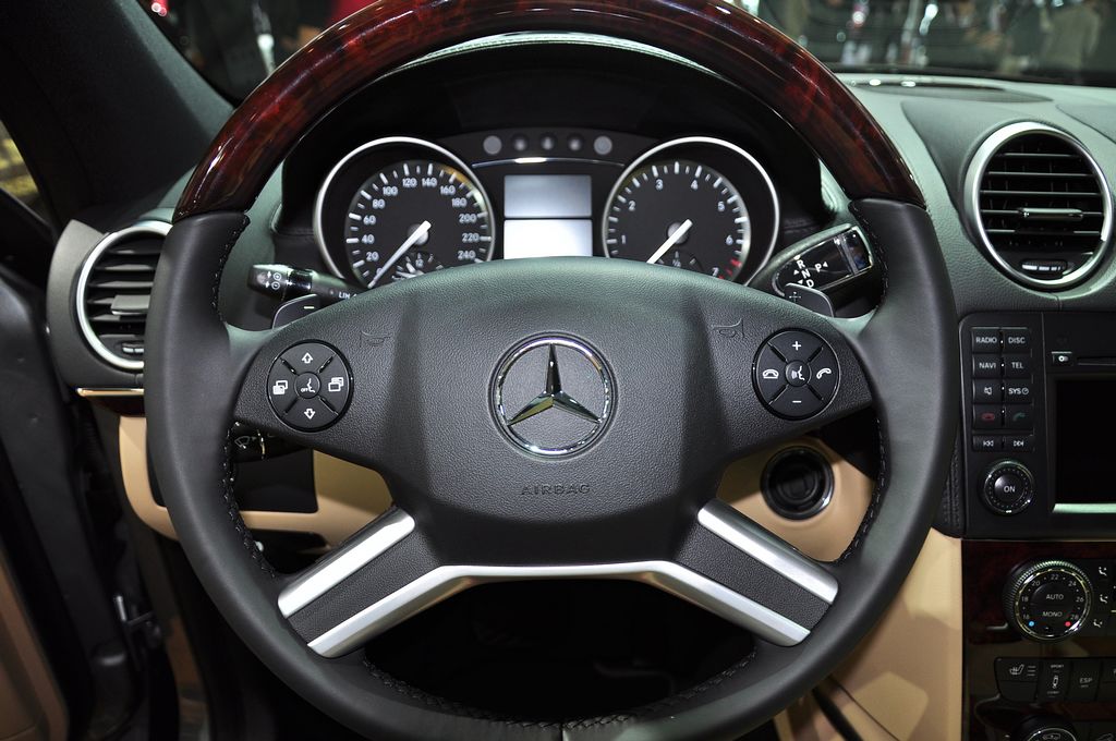 奔馳GL車(chē)展高清大圖