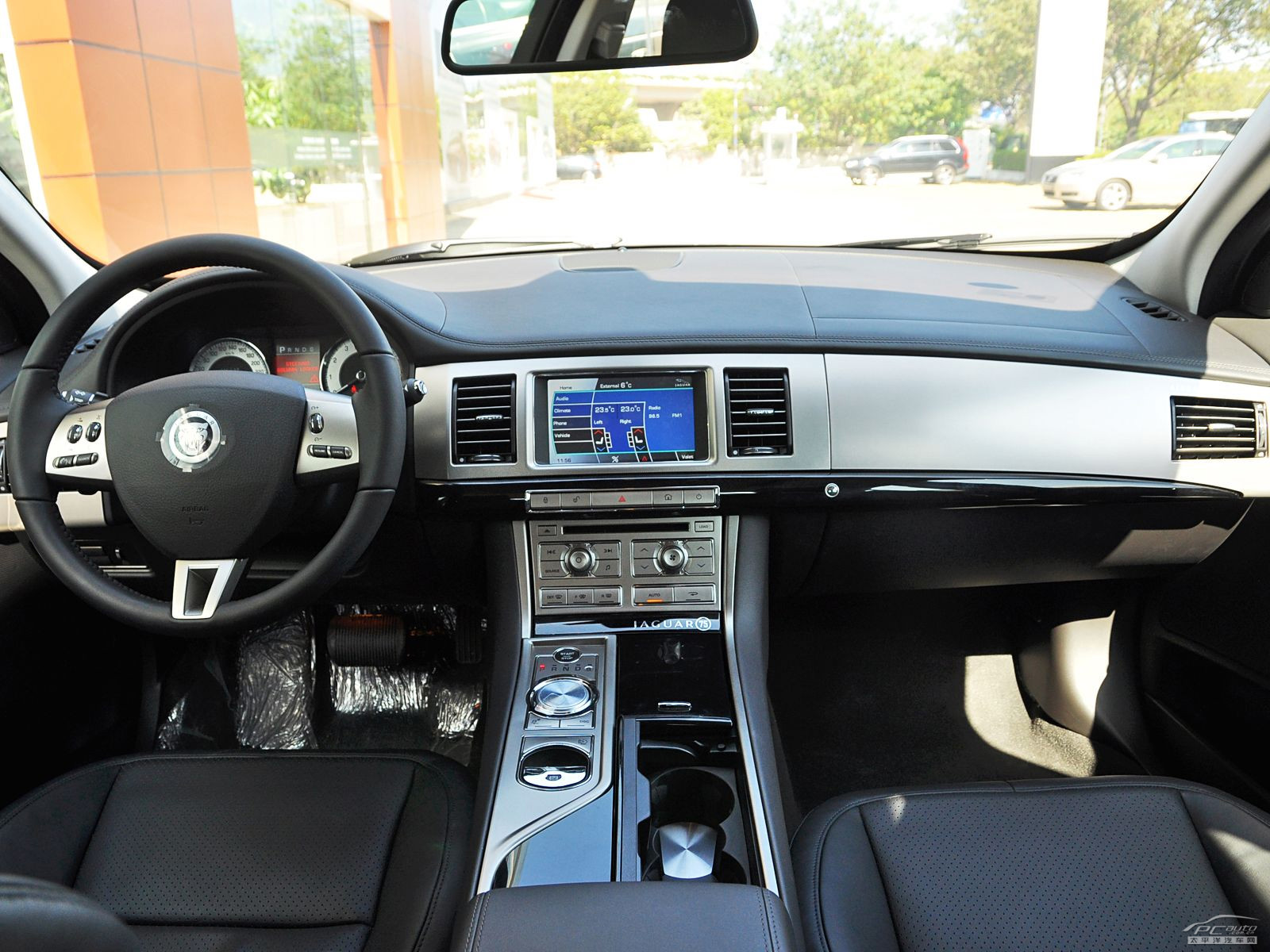 捷豹XF(進(jìn)口)內(nèi)飾高清大圖