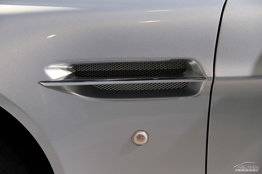 V8 VantageDƬ